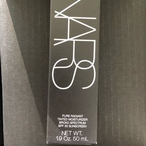 SOLD- NARS Pure Radiant Tinted Moisturizer